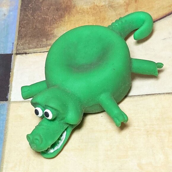 VINTAGE RARE GREENBRIER INTERNATIONAL SQUISHY ALLIGATOR COLLECTIBLE STRETCHY - Picture 2 of 5